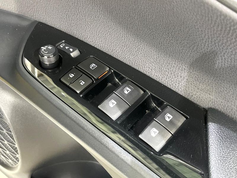 2016 Toyota Prius DAA-ZVW55 (UW-6a190546ace3e)[4]