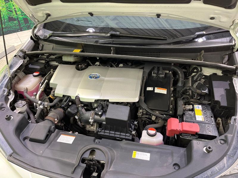 2016 Toyota Prius DAA-ZVW55 (UW-6a190546ace3e)[29]