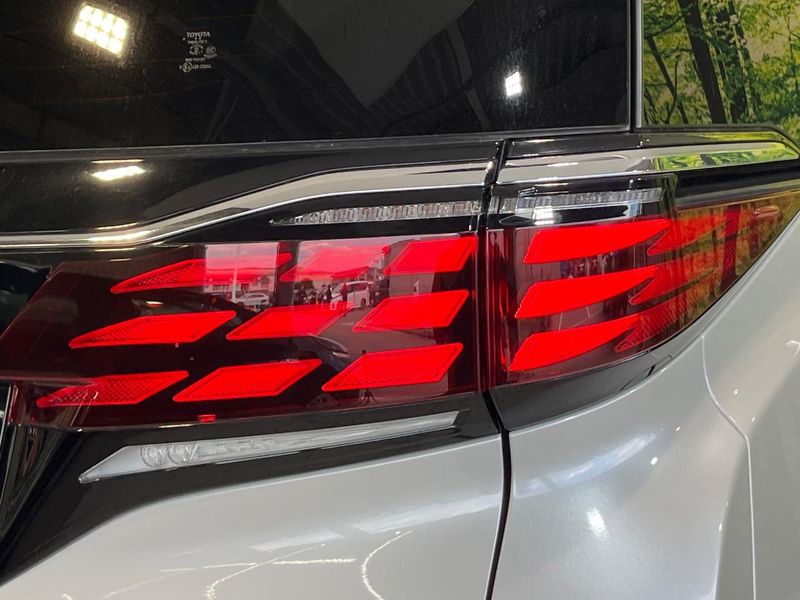 2023 Toyota Alphard Hybrid 6AA-AAHH40W (UW-6a1a540db9710)[29]