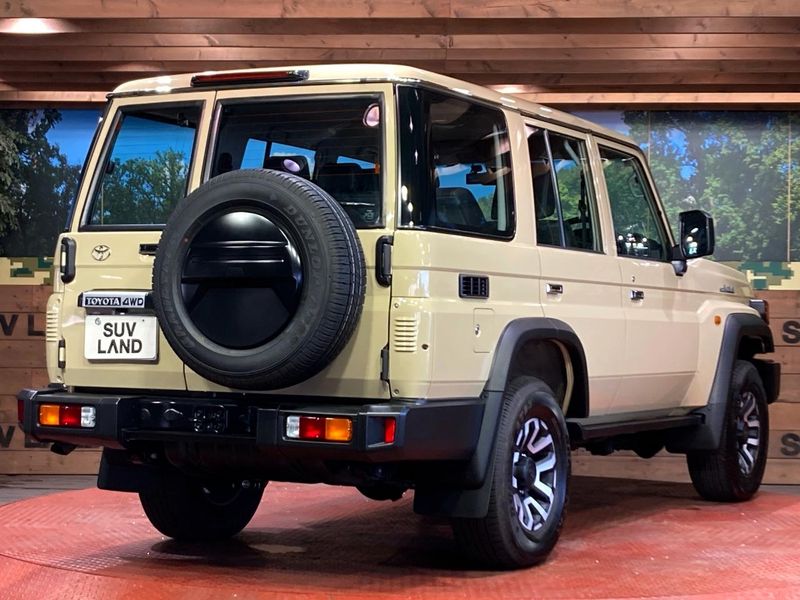 2025 Toyota Land Cruiser 70 3DA-GDJ76W (UW-6a1a548963f4c)[17]