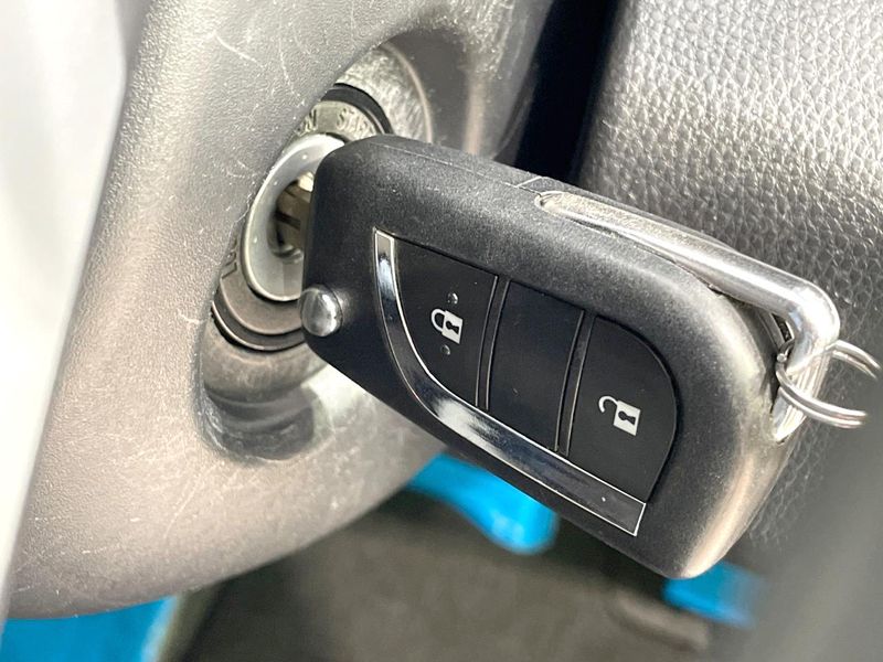 2020 Toyota Yaris 5BA-KSP210 (UW-6a1a5508956e5)[22]