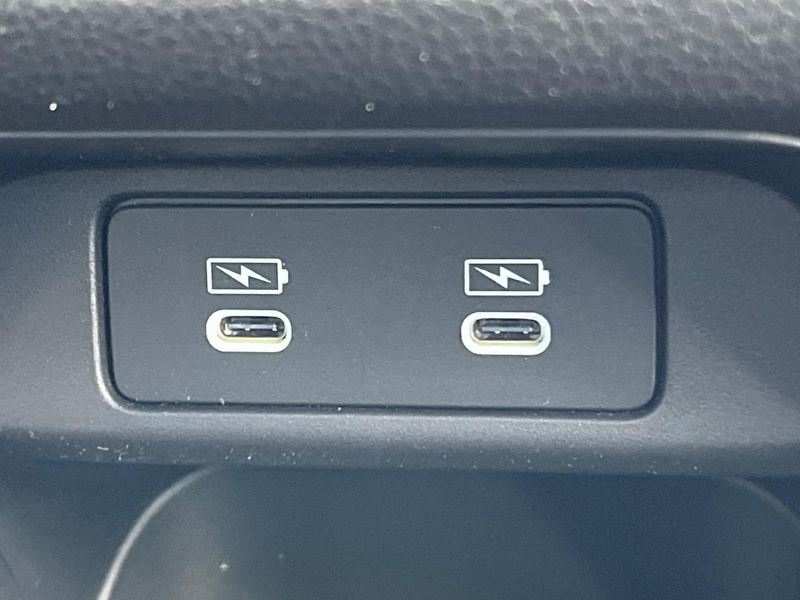 2024 Honda Vezel 6AA-RV5 (UW-6a1a55d398b4b)[28]