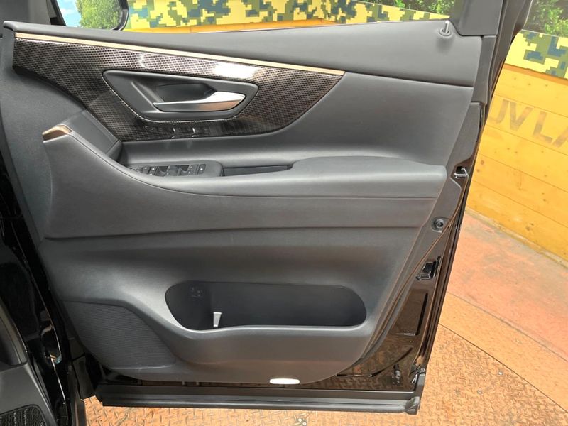 2025 Toyota Alphard Hybrid 6AA-AAHH40W (UW-6a1ba57b4d3b7)[27]