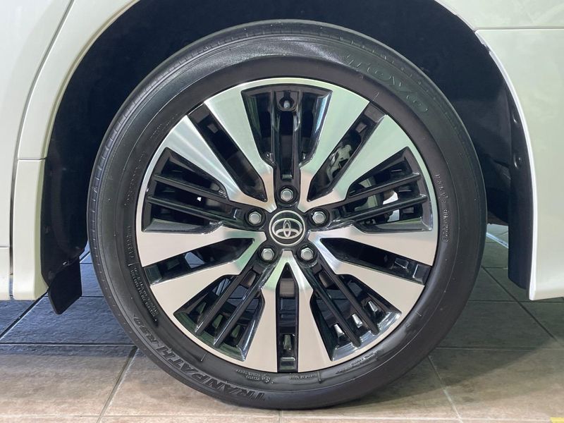 2022 Toyota Alphard 3BA-AGH30W (UW-6a1ba587cdb0a)[9]