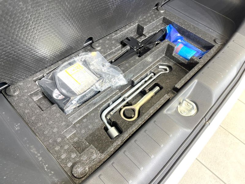 2015 Mitsubishi eK Space Custom DBA-B11A (UW-6a1ba5a41905f)[28]