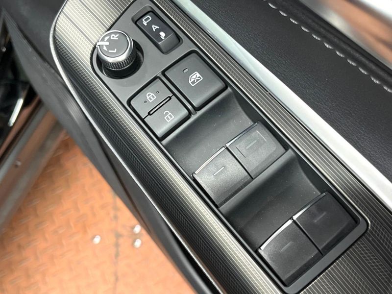 2023 Toyota Harrier 6BA-MXUA80 (UW-6a1ba70464ebc)[24]