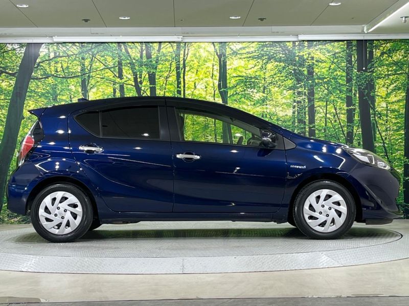 2018 Toyota Aqua DAA-NHP10 (UW-6a1ba71c9825f)[14]