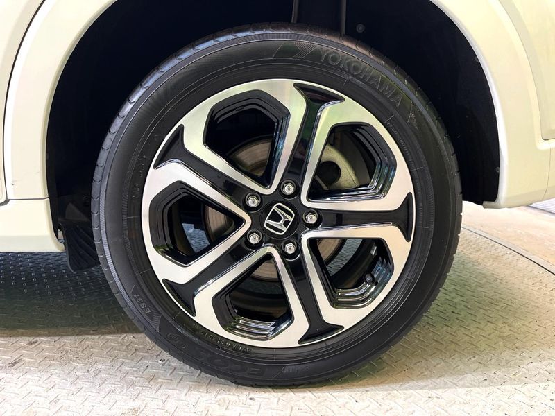 2015 Honda Vezel DAA-RU3 (UW-6a1ba734a5446)[28]
