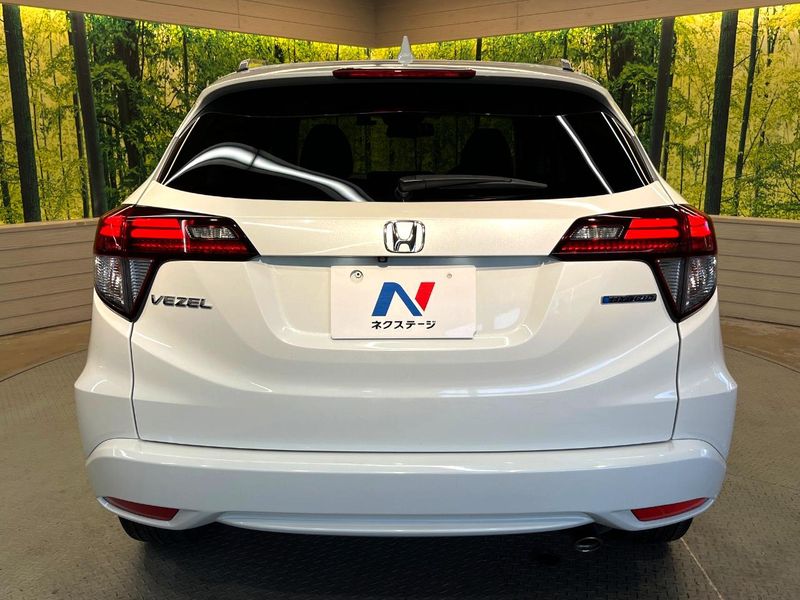 2015 Honda Vezel DAA-RU3 (UW-6a1ba734a5446)[16]