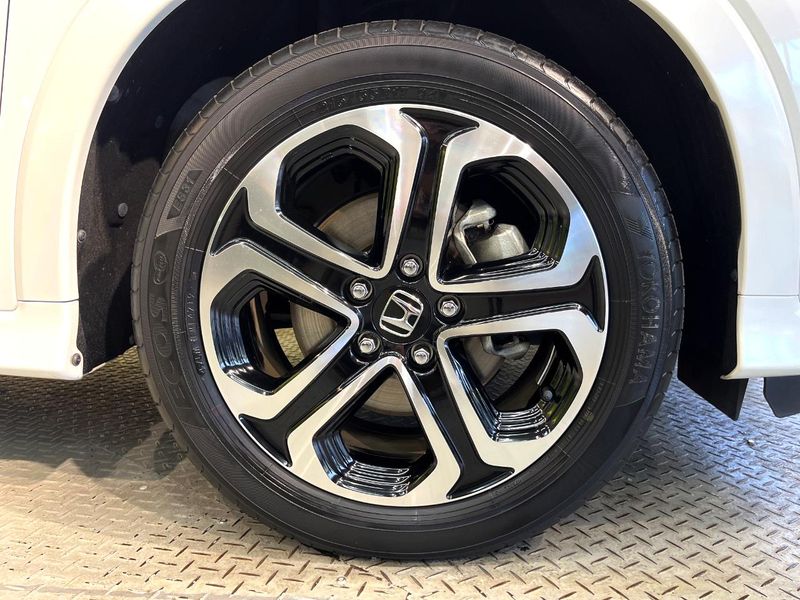 2015 Honda Vezel DAA-RU3 (UW-6a1ba734a5446)[25]