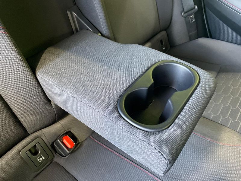 2018 Toyota Corolla Sport 6AA-ZWE211H (UW-6a1ba793f3b24)[25]