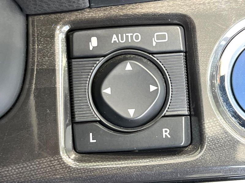 2015 Toyota Crown Hybrid DAA-AWS211 (UW-6a1e489e7e8ce)[19]