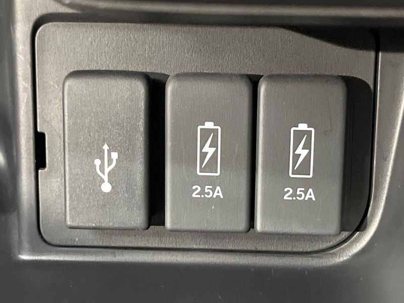 2021 Honda N-BOX CUSTOM 6BA-JF3 (UW-6a1e49440edb8)[24]