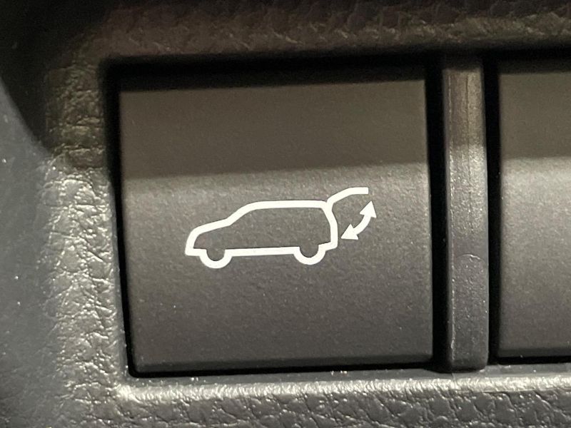 2024 Toyota Harrier 6BA-MXUA80 (UW-6a1e49f86fc6b)[24]