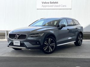 2019 Volvo V60 DBA-ZB420