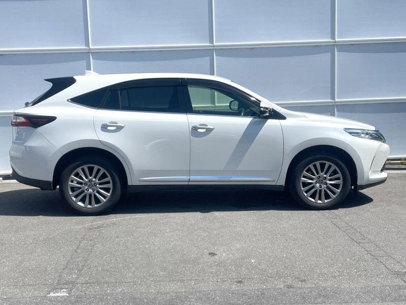 2017 Toyota Harrier DBA-ZSU60W (UW-6a1e4a8cc42e8)[14]
