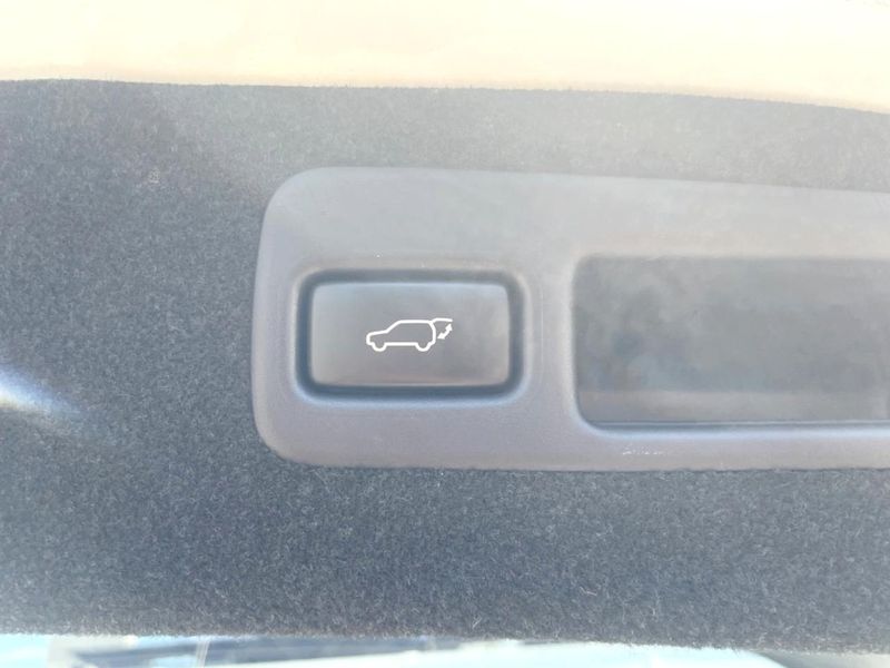 2017 Toyota Harrier DBA-ZSU60W (UW-6a1e4a8cc42e8)[24]