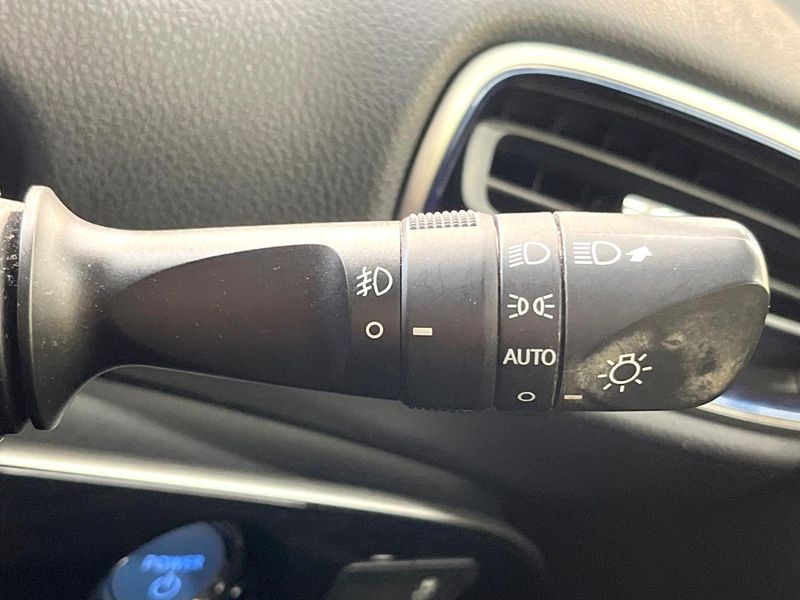 2017 Toyota Prius DAA-ZVW50 (UW-6a1e4a9973a9a)[24]