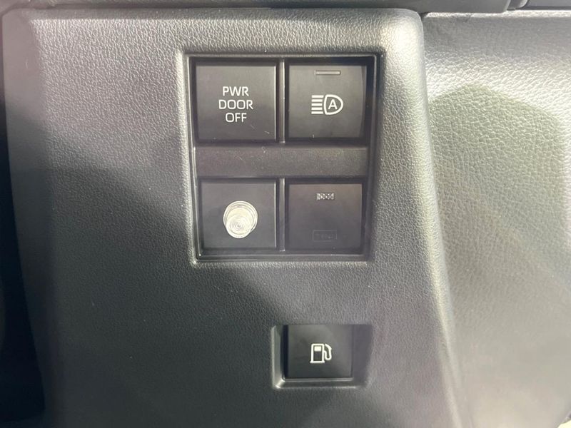 2023 Toyota Alphard 3BA-AGH40W (UW-6a1f9a0c51229)[12]