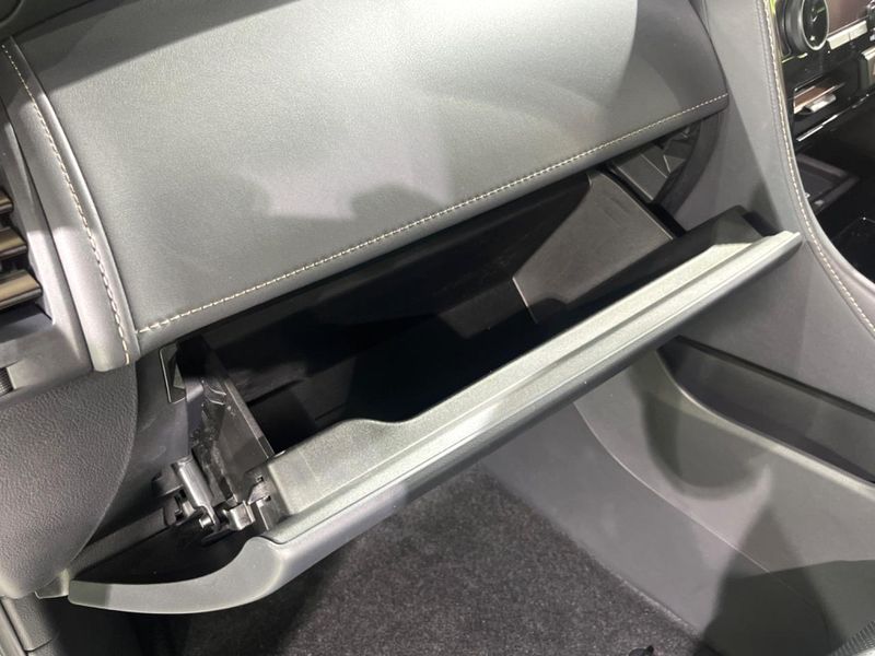 2023 Toyota Alphard 3BA-AGH40W (UW-6a1f9a0c51229)[4]