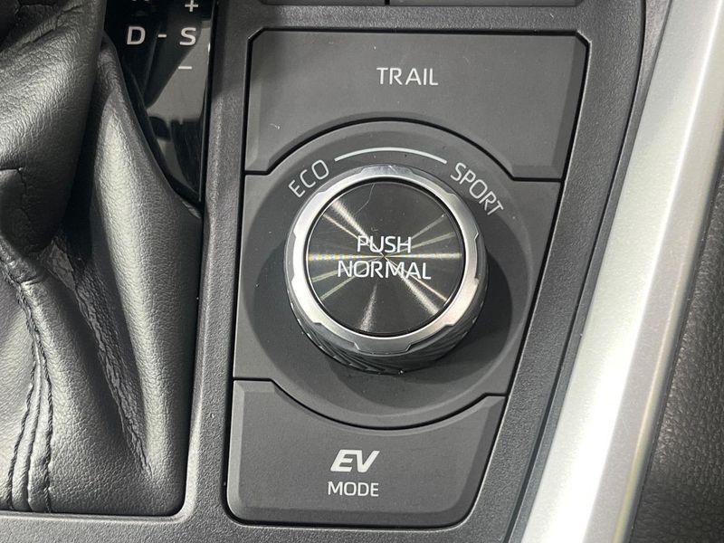 2020 Toyota RAV4 6AA-AXAH54 (UW-6a1f9a16d07d5)[29]