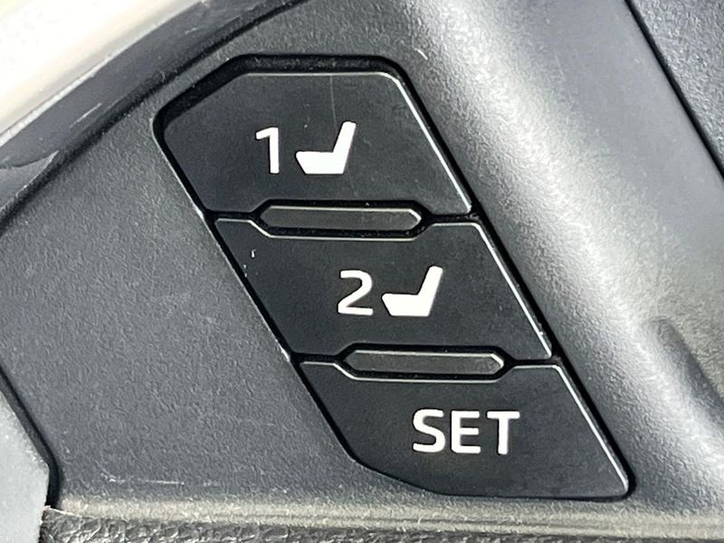 2020 Toyota RAV4 6AA-AXAH54 (UW-6a1f9a16d07d5)[16]