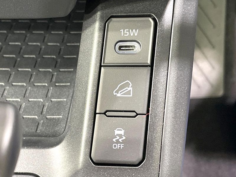 2026 Toyota RAV4 6AA-AXAN64 (UW-6a1f9a1d45698)[20]