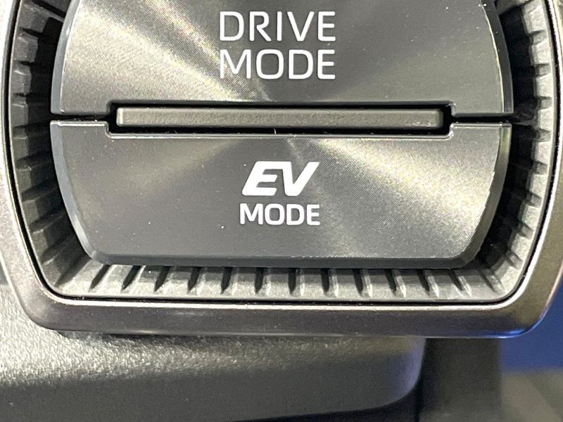 2026 Toyota RAV4 6AA-AXAN64 (UW-6a1f9a1d45698)[16]