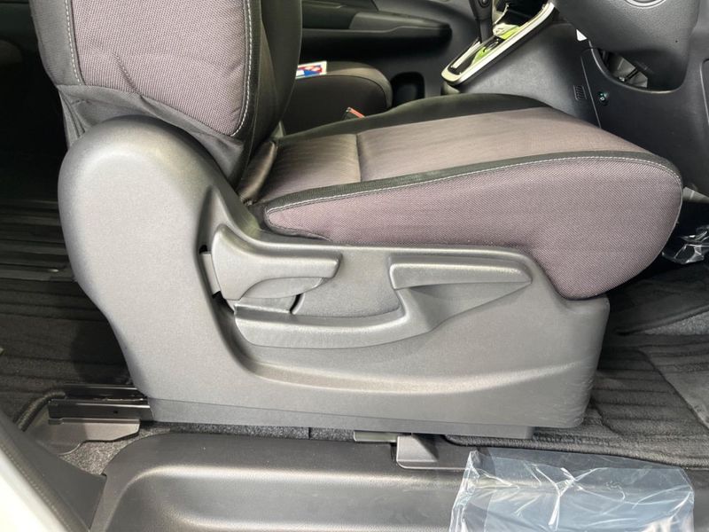 2017 Nissan Serena DAA-GFC27 (UW-6a1f9a782976d)[26]