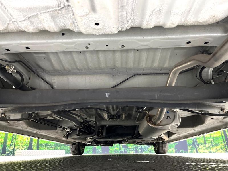 2021 Honda N-BOX CUSTOM 6BA-JF3 (UW-6a1f9abe90a4f)[21]