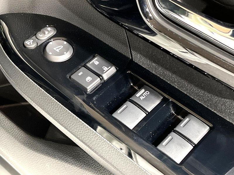 2021 Honda N-BOX CUSTOM 6BA-JF3 (UW-6a1f9abe90a4f)[10]