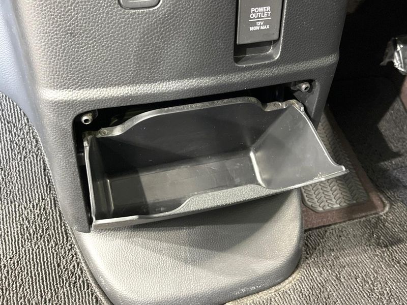 2019 Honda N-BOX CUSTOM DBA-JF4 (UW-6a1f9ac3cd123)[29]