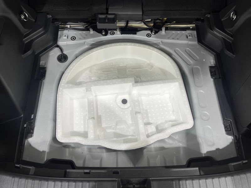2023 Toyota Yaris Cross 6AA-MXPJ10 (UW-6a1f9b695c187)[18]