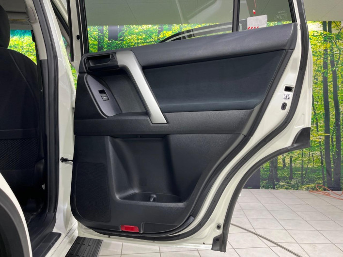 2017 Toyota Land Cruiser Prado CBA-TRJ150W (UW-6a20ed809c8cf)[23]