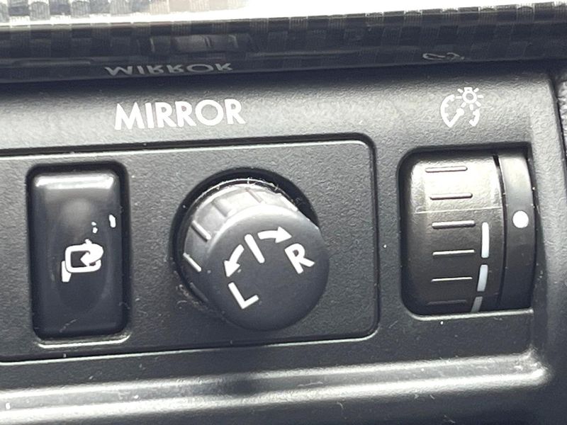 2014 Subaru Legacy B4 DBA-BMM (UW-6a223de5e3b8b)[27]