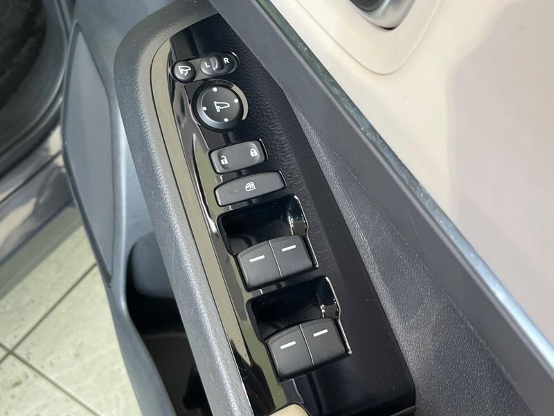 2021 Honda Vezel 6AA-RV5 (UW-6a223f69135b6)[26]