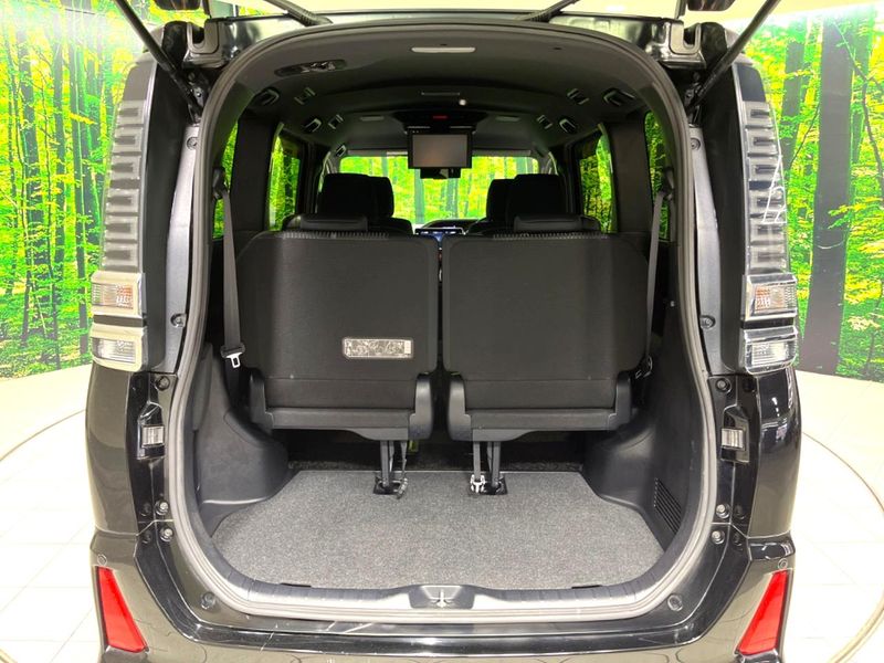 2018 Toyota Voxy DBA-ZRR80W (UW-6a223fc1083d3)[25]