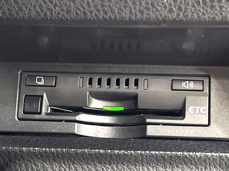 2018 Toyota Voxy DBA-ZRR80W (UW-6a223fc1083d3)[14]