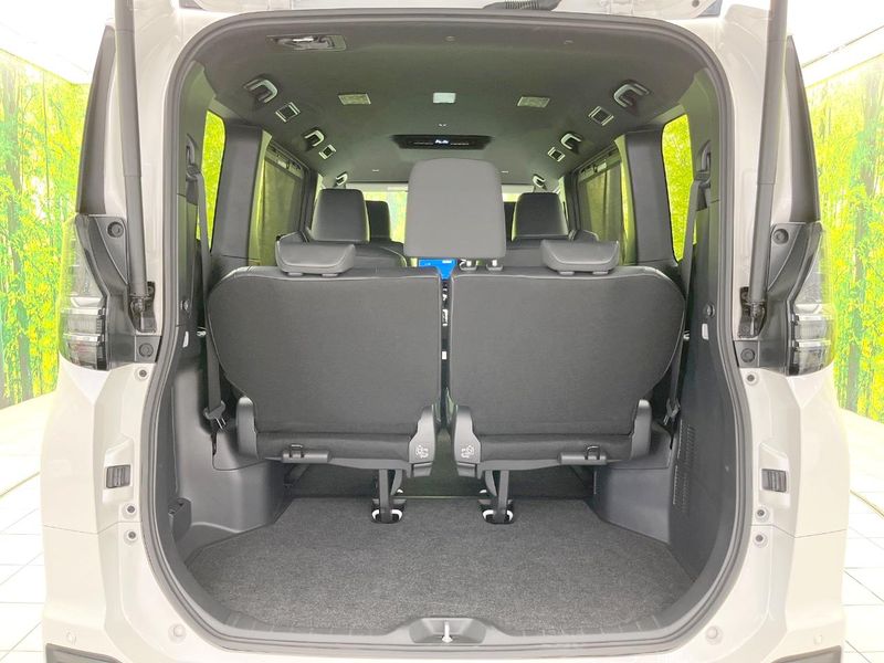 2023 Toyota Voxy 6AA-ZWR90W (UW-6a223fe7a5692)[26]