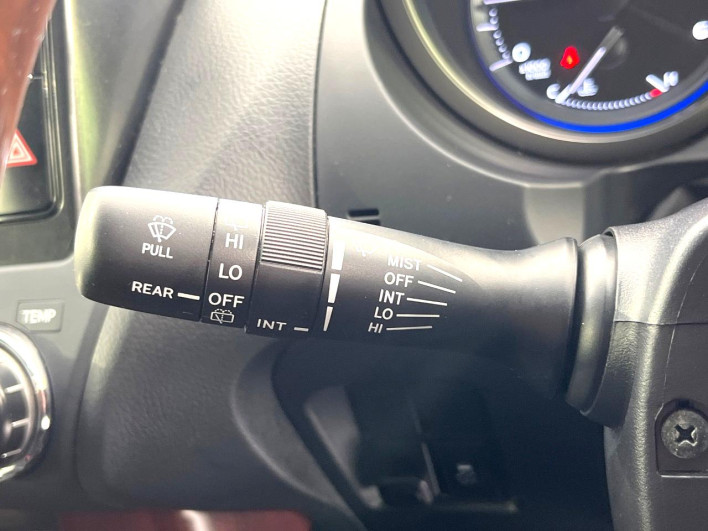 2016 Toyota Land Cruiser Prado LDA-GDJ150W (UW-6a238f57d105c)[25]