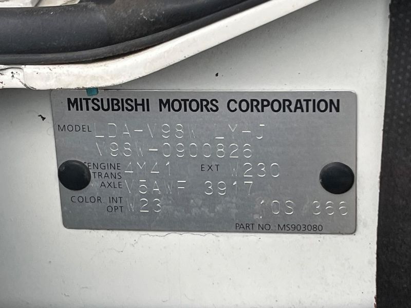 2016 Mitsubishi Pajero LDA-V98W (UW-6a2390db4af38)[1]
