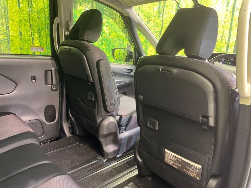 2016 Nissan Serena DAA-GFC27 (UW-6a24e03d17d07)[23]