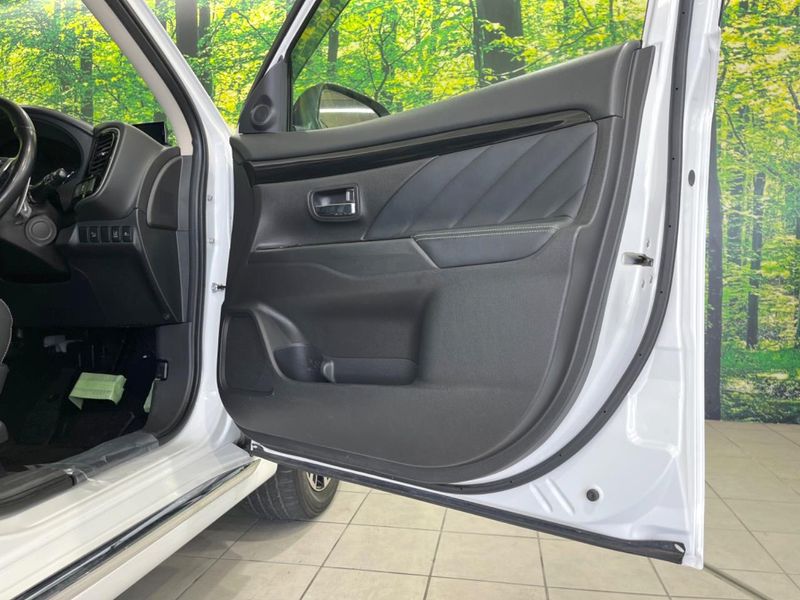 2015 Mitsubishi OUTLANDER PHEV DLA-GG2W (UW-6a24e0441a024)[5]