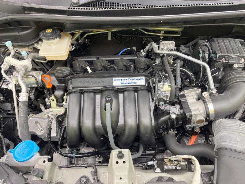 2018 Honda Fit Hybrid DAA-GP5 (UW-6a24e0484ef6f)[4]