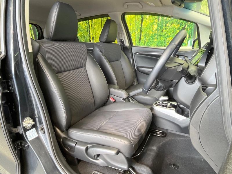 2018 Honda Fit Hybrid DAA-GP5 (UW-6a24e0484ef6f)[28]