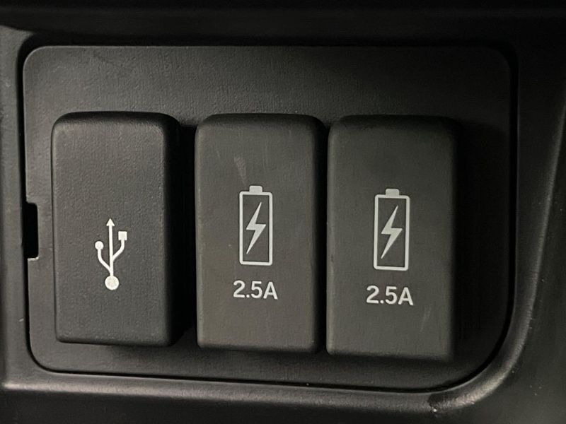 2021 Honda N-BOX CUSTOM 6BA-JF3 (UW-6a24e08333fb6)[27]