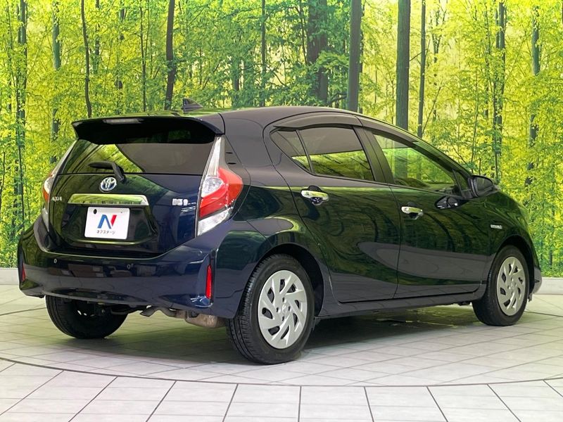 2019 Toyota Aqua DAA-NHP10 (UW-6a24e154a0f54)[8]