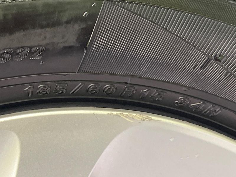 2019 Toyota Aqua DAA-NHP10 (UW-6a24e154a0f54)[17]