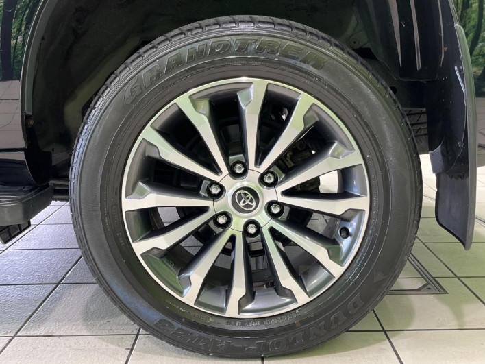 2018 Toyota Land Cruiser Prado CBA-TRJ150W (UW-6a24e186ae427)[12]