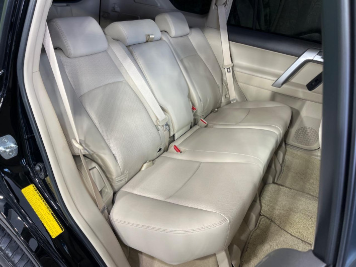 2018 Toyota Land Cruiser Prado CBA-TRJ150W (UW-6a24e186ae427)[8]